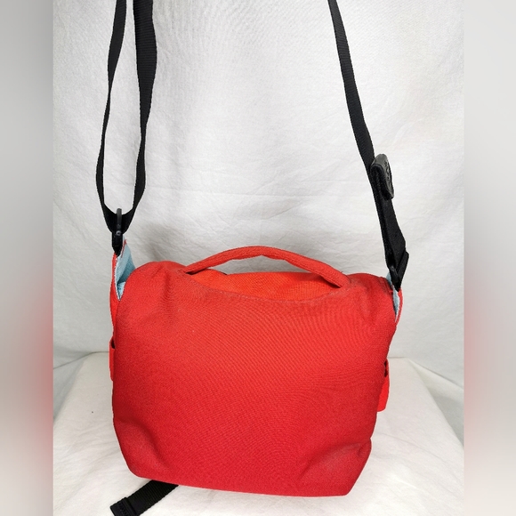 Canon EOS 30D digital SLR camera w/ case & cleaning tool - Picture 14 of 14